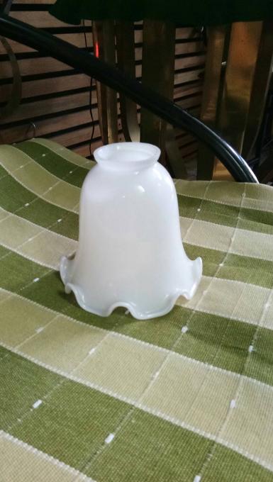 Lamp shade glass Item Code LSS14 size wide 125 mm. H 118 mm. hole 40 mm. top wide 52 mm. Lamp shade glass Item Code LSS14 size wide 125 mm. H 118 mm. hole 40 mm. top wide 52 mm.
