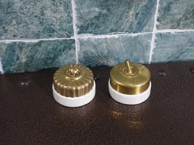 Swith brass with ceramic Item Code SW031S size wide 57 mm high 31 mm.price per each Swith brass with ceramic Item Code SW031S size wide 57 mm high 31 mm.price per each